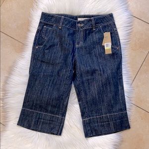 New DKNY Womens shorts size 4